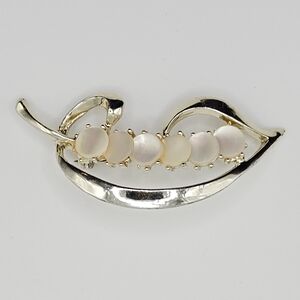 Vintage 50s gold tone Mother of Pearl discs Leaf shape brooch Lisner?